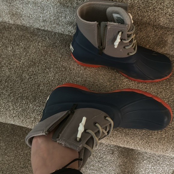 Sperry duck boots, women’s size 8. Orange, blue, and light brown in color, worn. - Picture 5 of 8